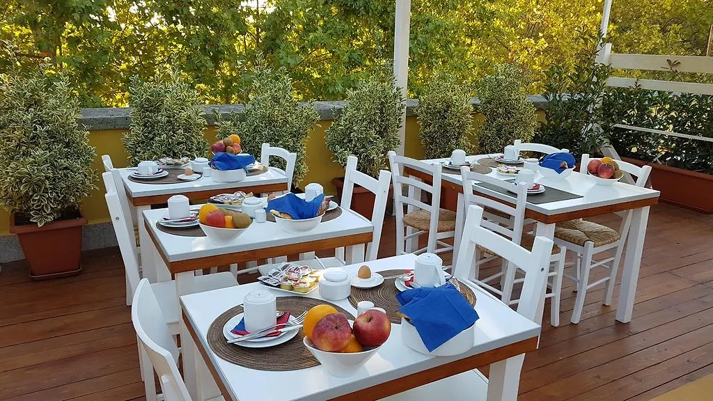 ローマ クオドリベット Bed & Breakfast 2*,  イタリア